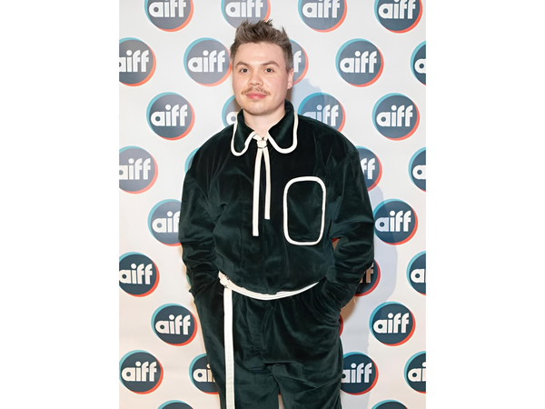 WAYNE BURNS TALKS FASTLOVE