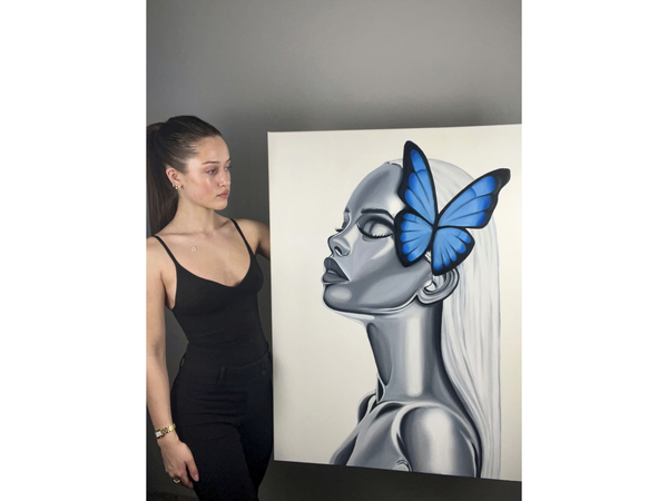 EMILIA OLOFSSON TALKS BUTTERFLY AURA PAINTING